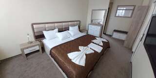 Отель Hotel Dream Стара-Загора Двухместный номер Делюкс с 1 кроватью и дополнительной кроватью-1