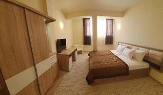Отель Hotel Dream Стара-Загора Двухместный номер Делюкс с 1 кроватью и дополнительной кроватью-4